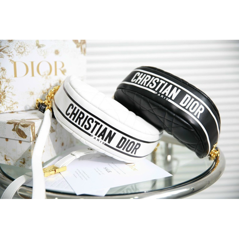 Túi Xách Dior Bobby Trắng Đen Size 22  -  By Anh Dinh Phuong