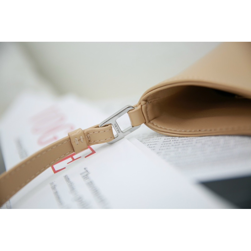 Túi Xách Prada Cleo Kem Bóng Size 26  -  By Anh Dinh Phuong