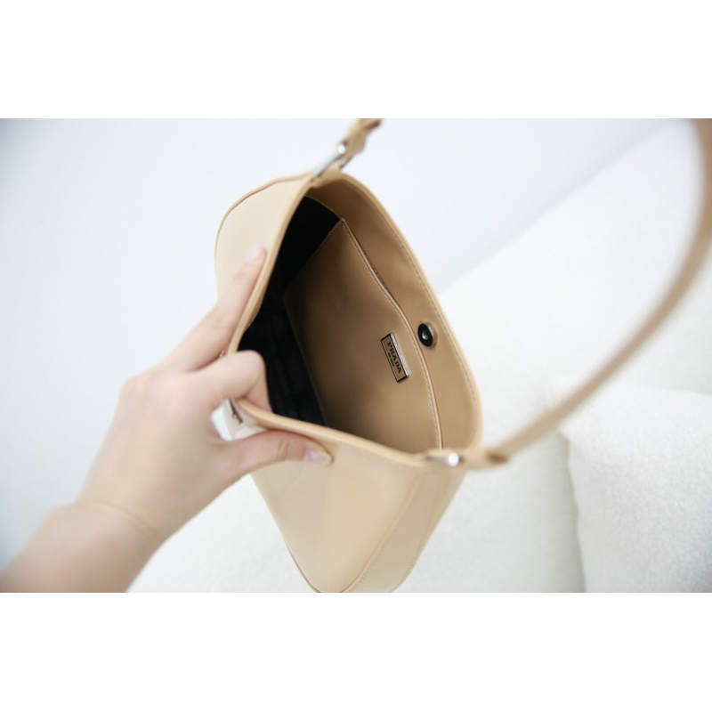 Túi Xách Prada Cleo Kem Bóng Size 26  -  By Anh Dinh Phuong