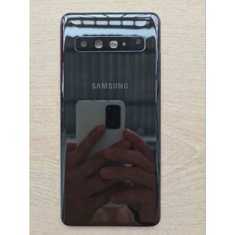 Nắp lưng Samsung S10 5G , có kính camera sau