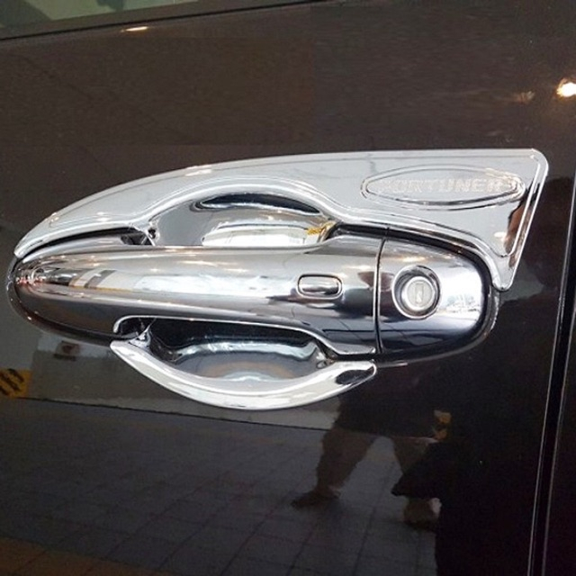 Ốp tay nắm cửa, hõm cửa xe Toyota Fortuner 2017 -  2021, 2022, 2023 mạ crom cao cấp, sáng bóng