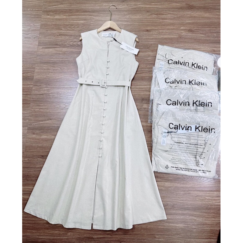 Váy CK sát nách form to