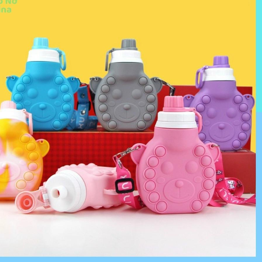 Bình đựng nước pop it dành cho bé, bình nước hình gấu kèm dây