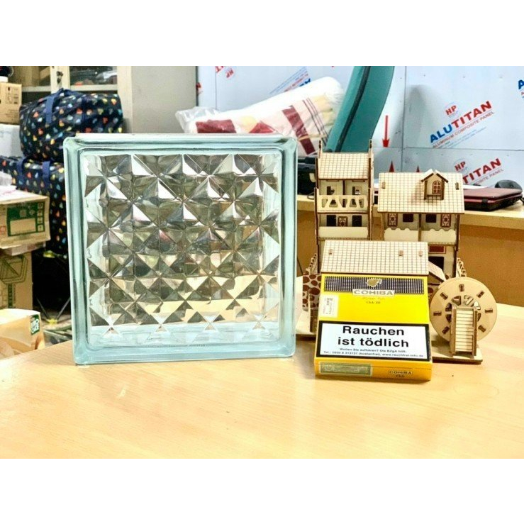 Gạch kính lấy sáng Thailan 190x190x80, làm vách ngăn, cửa sổ, ô thoáng lấy sáng phòng khách, phòng tắm, dễ vệ sinh