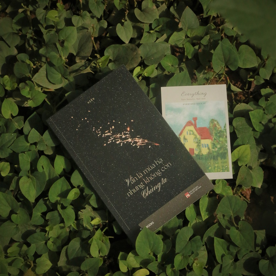 Sách Skybooks - Vẫn Là Mùa Hạ Nhưng Không Còn Chúng Ta (Tái Bản 2023)