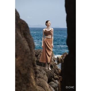 Áo 2 dây cổ đổ hở lưng D.CHIC MS: 1821986