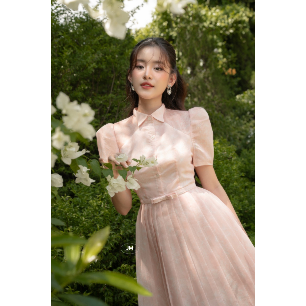 JM Dress Desgin - Đầm Pattern cổ nhọn, tay bồng, chân xếp ly 1R10.2305OG