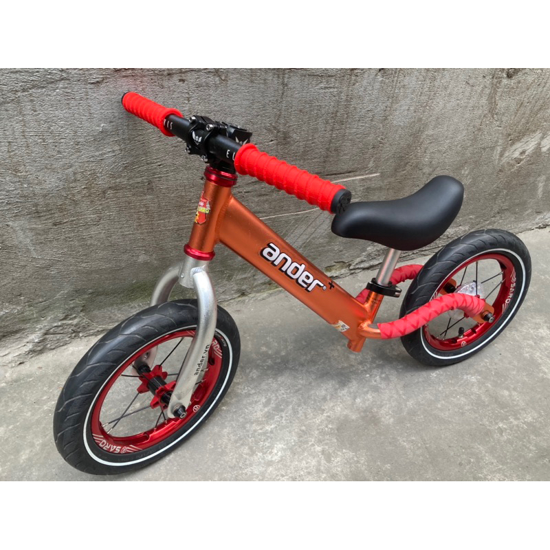 Bọc tay lái dạng rút cho xe thăng bằng