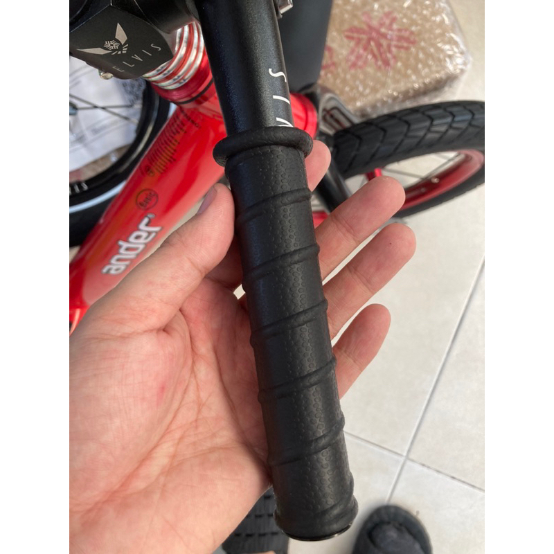 Bọc tay lái dạng rút cho xe thăng bằng