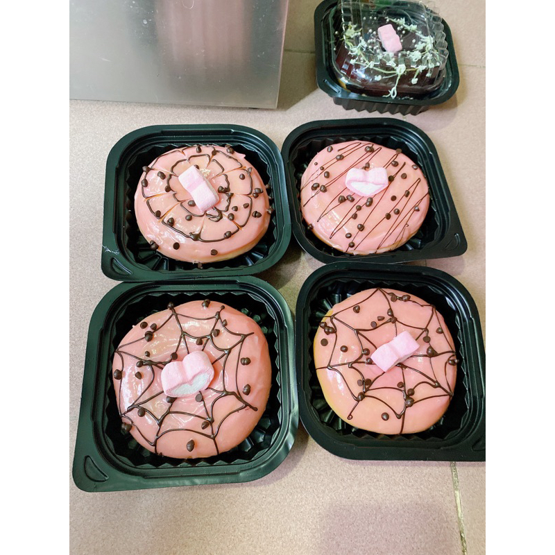 _Donuts hồng dâu_