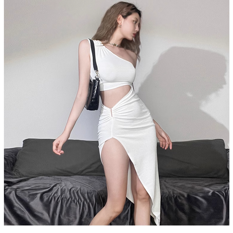 Đầm dáng ôm lệch vai midi Emilyshop