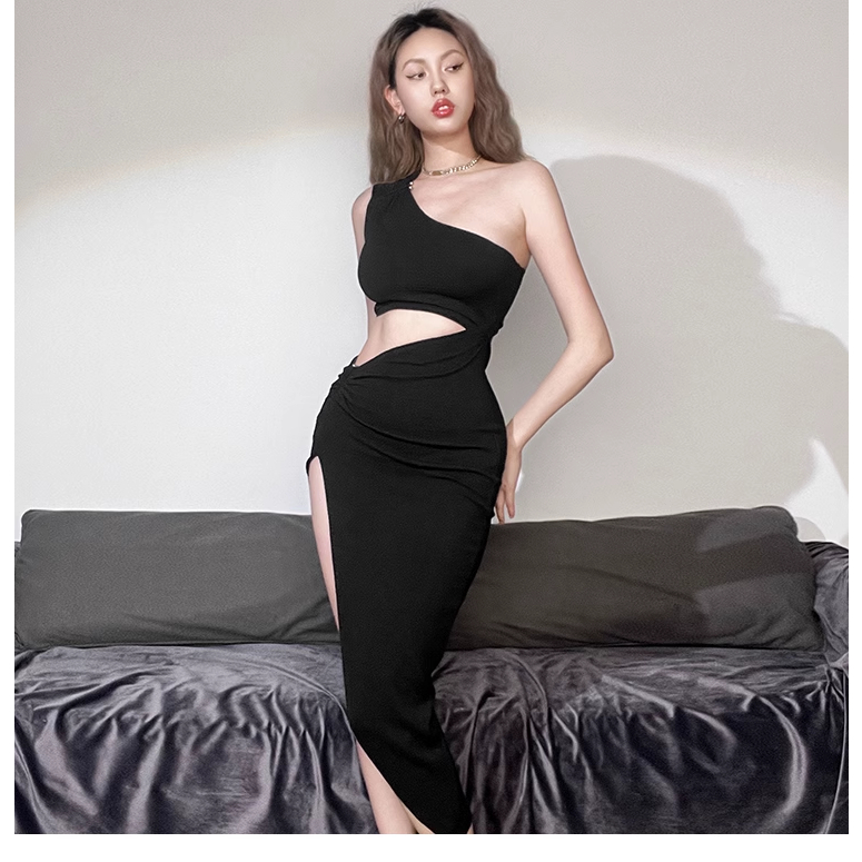 Đầm dáng ôm lệch vai midi Emilyshop