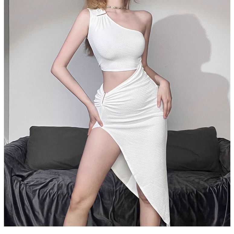 Đầm dáng ôm lệch vai midi Emilyshop