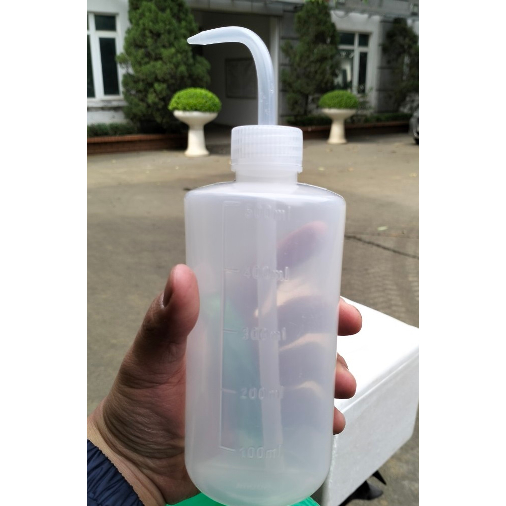 Bình tia nước cất cho phòng thí nghiệm