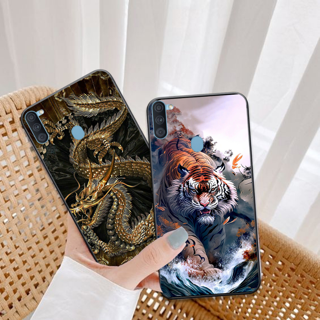 Ốp Samsung A11 / M11 in hình họa tiết rồng hổ 3d đẹp chất hot trend 2023