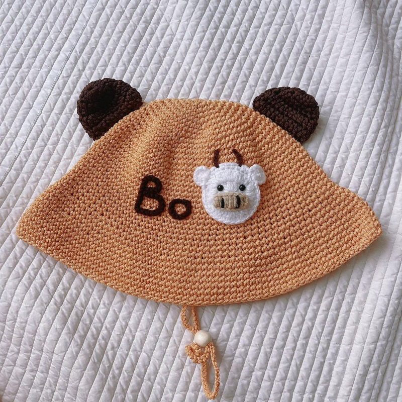 Mũ handmade thêu tên của bé yêu