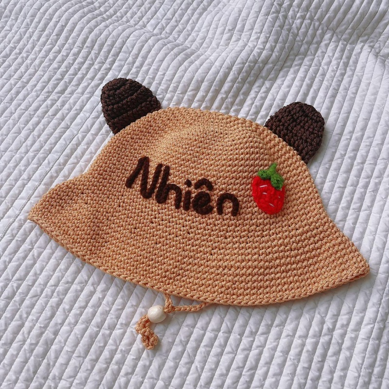 Mũ handmade thêu tên của bé yêu