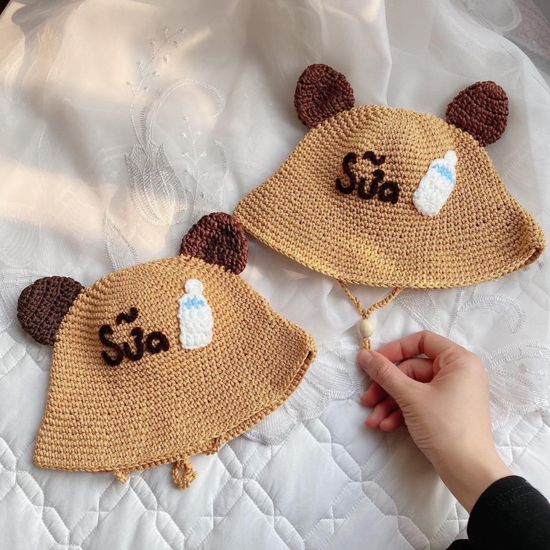 Mũ handmade thêu tên của bé yêu