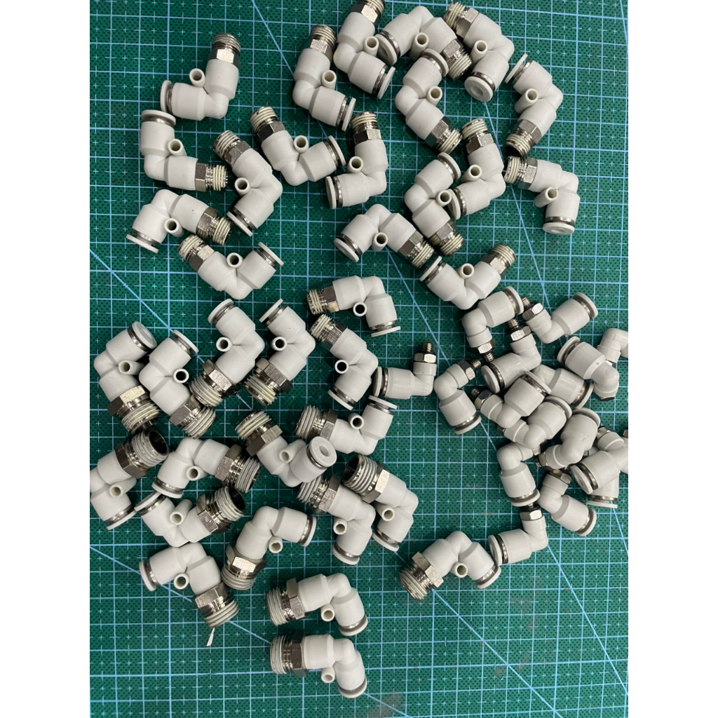 Cút nối dạng góc cho dây hơi 4mm có ren bằng inox