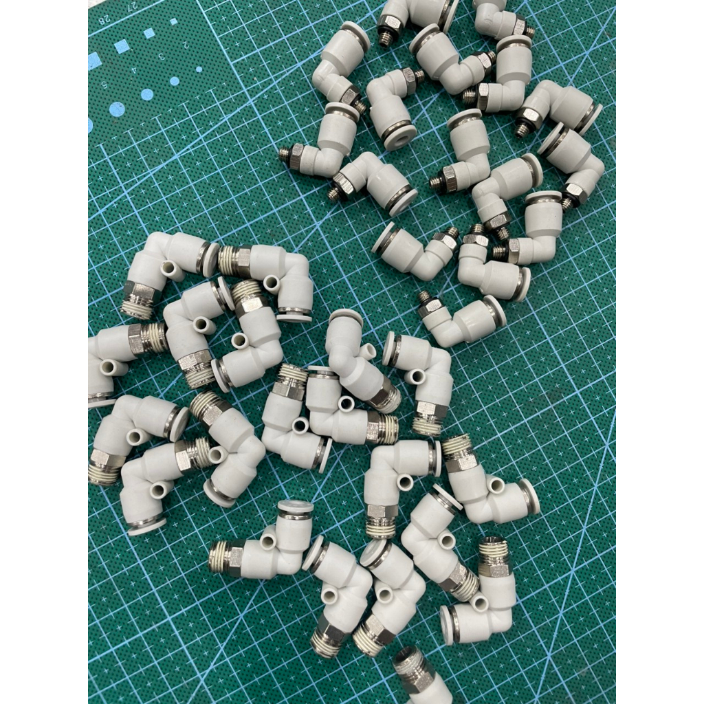 Cút nối dạng góc cho dây hơi 4mm có ren bằng inox