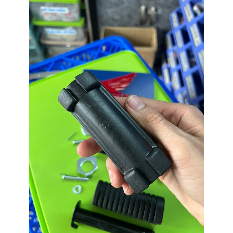 Cao su để chân sau wave nhỏ fu1 chính hãng