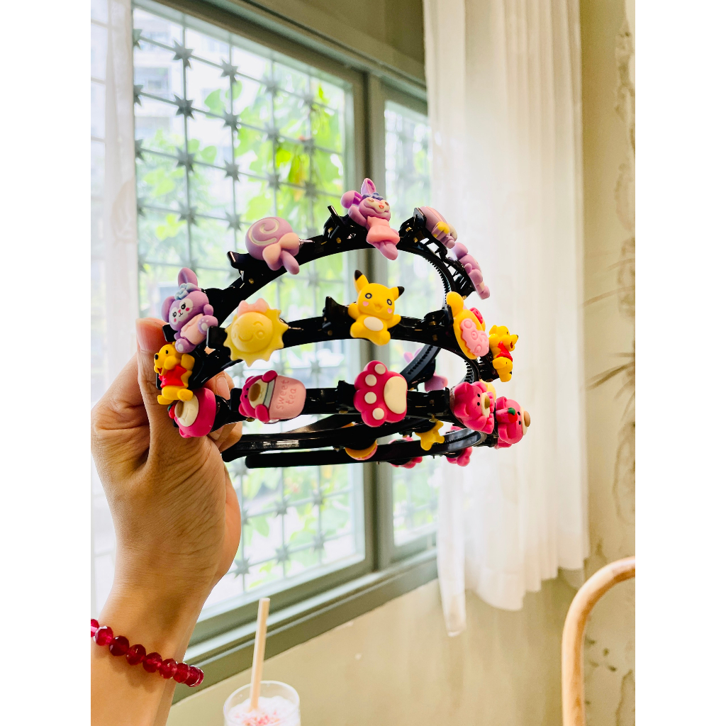 Cài tóc hình Gấu Dâu Miniso, Gấu Pooh, Thỏ Tím Stella lou dành cho bé gái