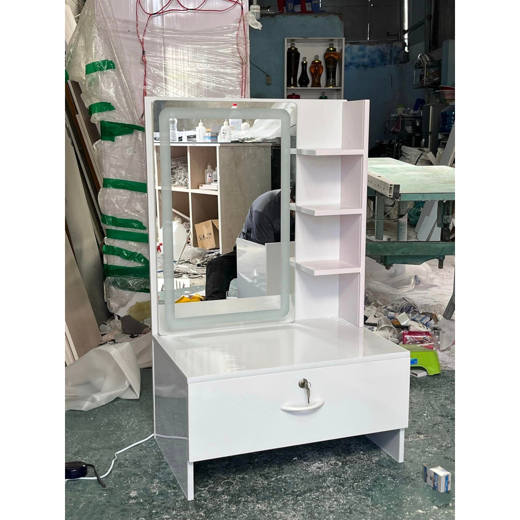 Bàn trang điểm ngồi bệt có đèn led cảm ứng (ship toàn quốc)