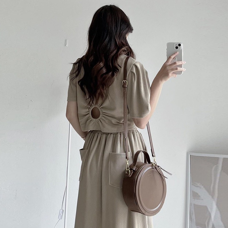 (ORDER) Bộ áo thun cộc tay khoét hở sau lưng + Chân váy dáng dài rộng style Hàn Quốc (hàng QC loại 1)
