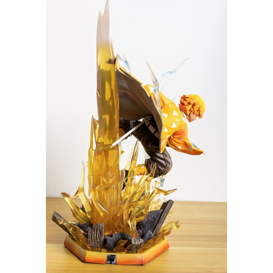 Mô hình, Figure Demon Slayer  Zenitsu Agatsuma trạng thái chiến đấu siêu đẹp có led- Fullbox Toz Store