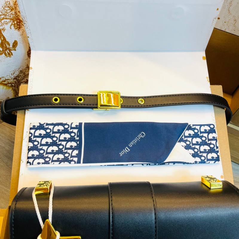 Túi xách nữ D.I Montaigne tặng khăn lụa &charm sao đẹp dã man