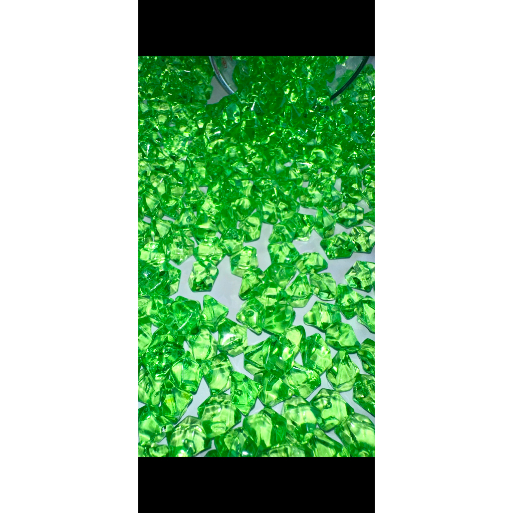 Hạt nhựa giả đá arcrylic làm trang tri, handmade, tạo chữ nổi - phòng hát karaoke - trang trí mặt bàn