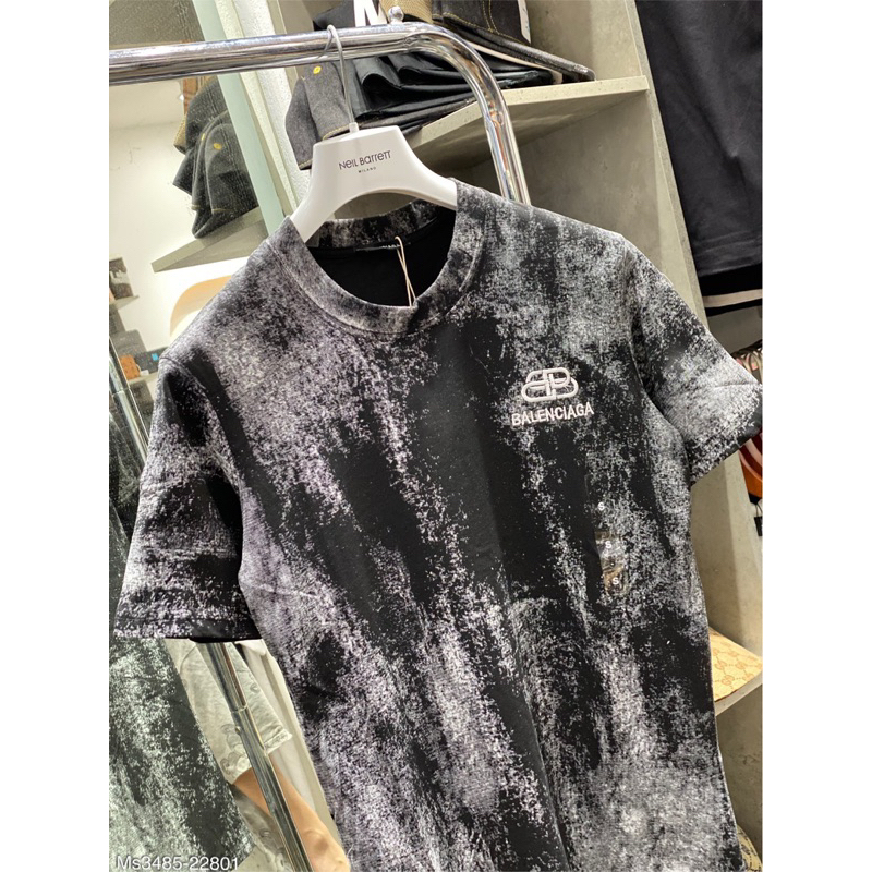 Áo phông hoạ tiết loang ,logo cực đẹp ,lên dáng cực chất