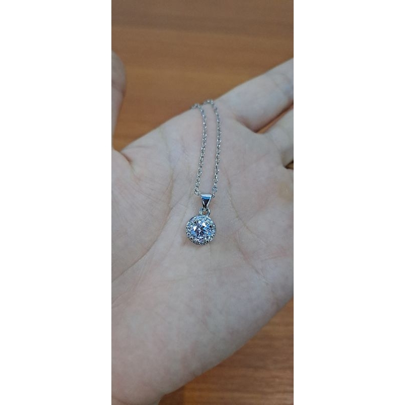 Mặt dây chuyền kim cương Moissanite