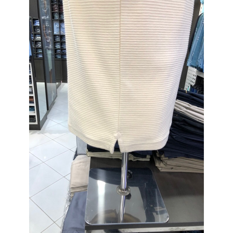 Áo polo owen màu be kẻ ngang chìm body fit vải cotton APV220340