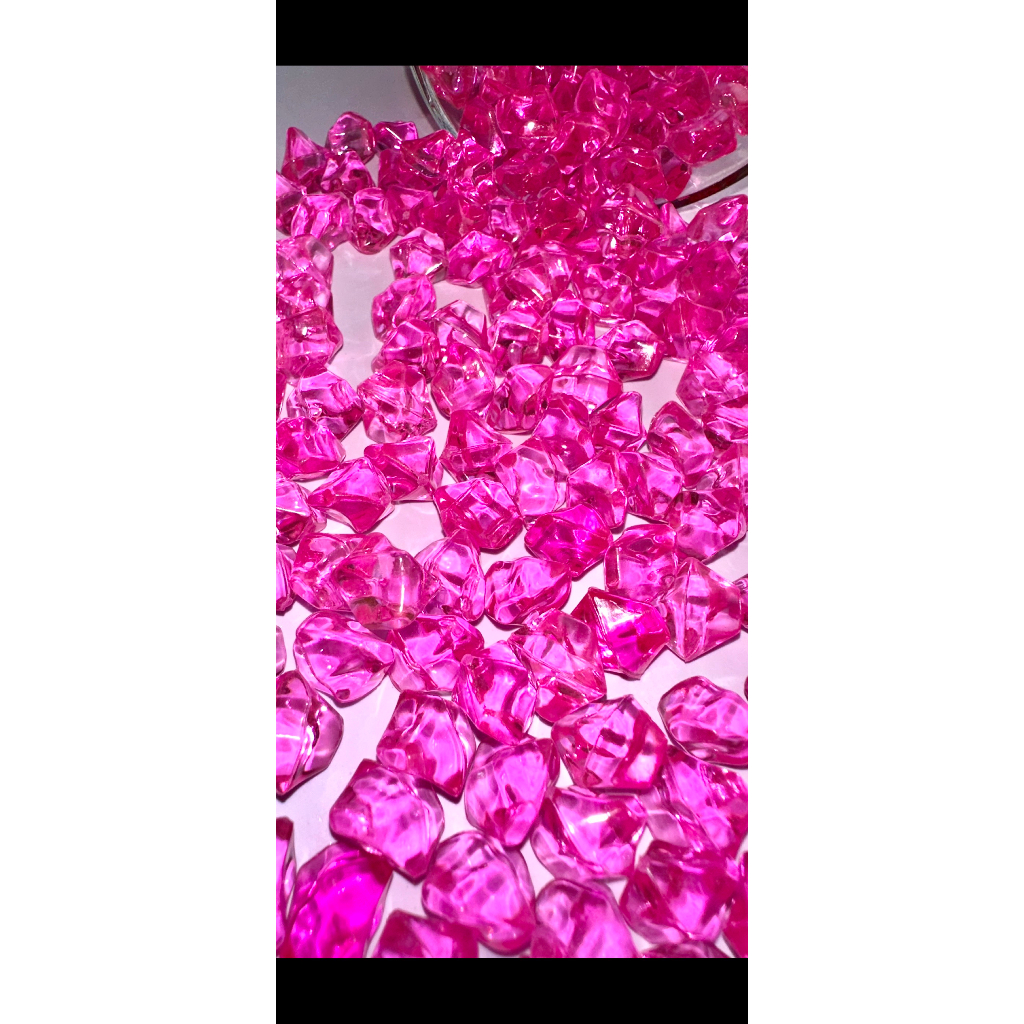 Hạt nhựa giả đá arcrylic làm trang tri, handmade, tạo chữ nổi - phòng hát karaoke - trang trí mặt bàn