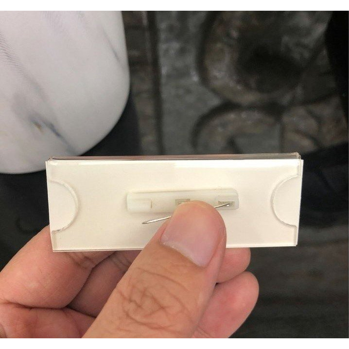 Bảng/Thẻ tên nhân viên – biển tên nhân viên chất liệu mica cài áo BEDO 2023