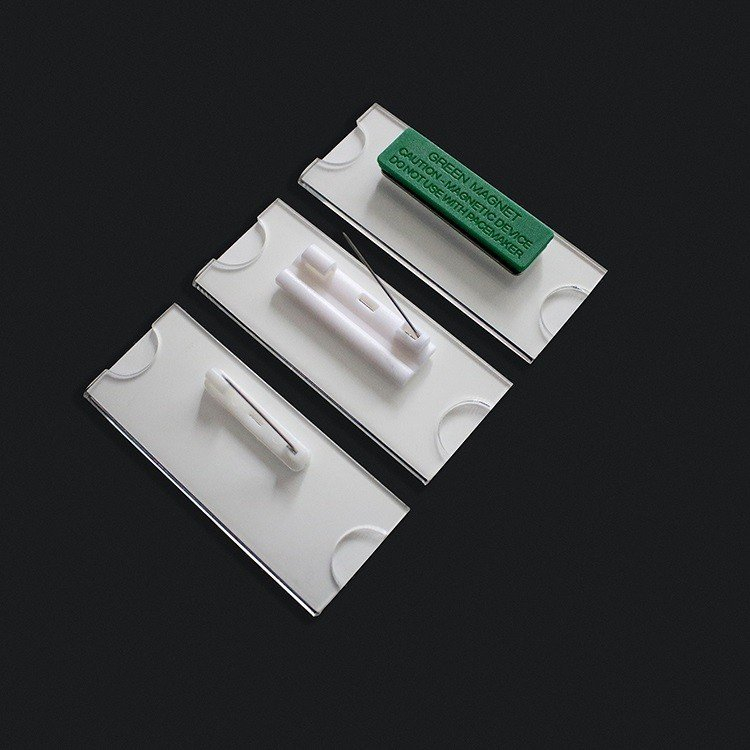 Bảng/Thẻ tên nhân viên – biển tên nhân viên chất liệu mica cài áo BEDO 2023