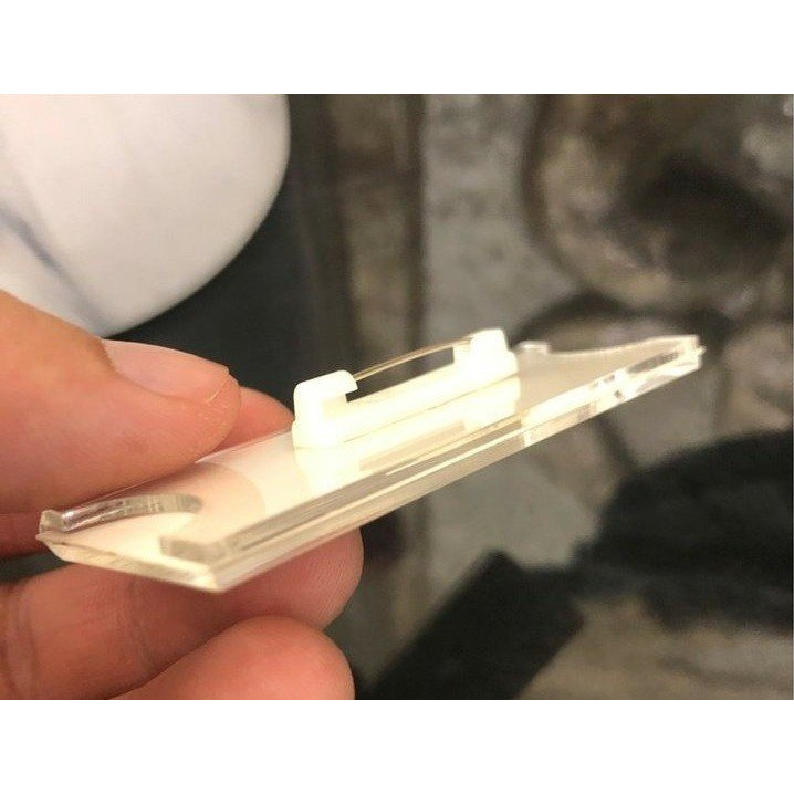 Bảng/Thẻ tên nhân viên – biển tên nhân viên chất liệu mica cài áo BEDO 2023