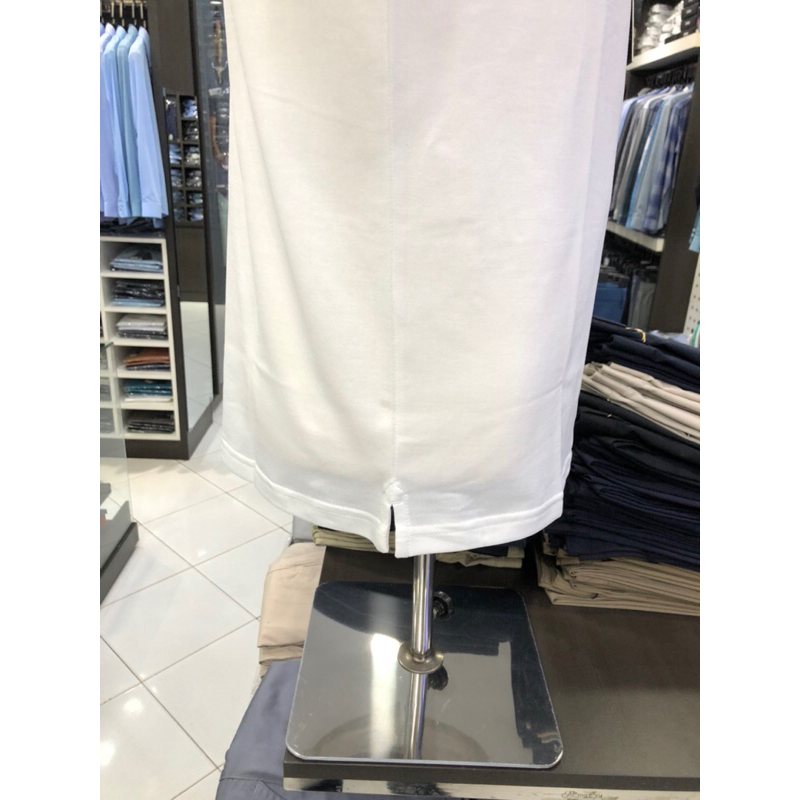 Áo polo owen màu trắng vai kẻ navy body fit vải cotton APT231410