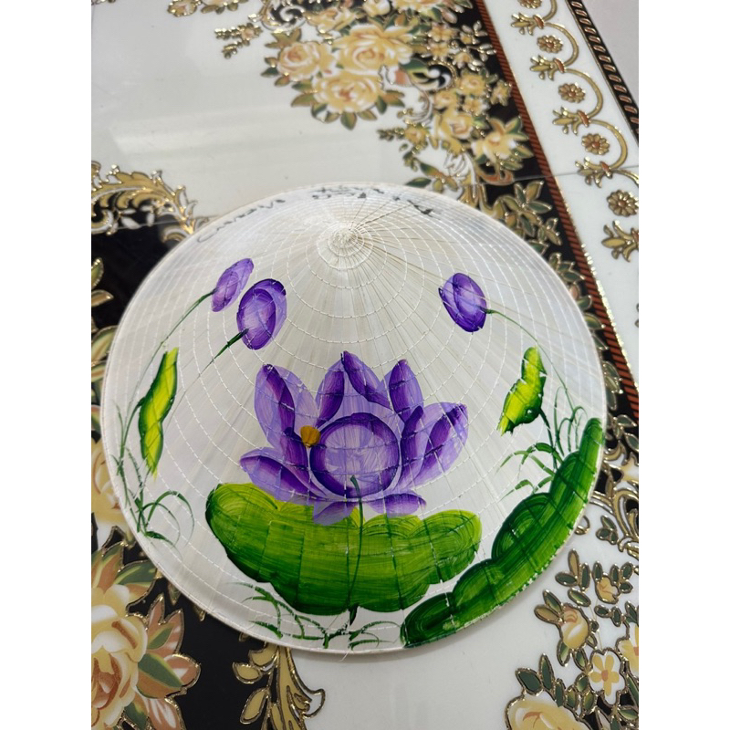 Nón lá vẽ hoạ tiết