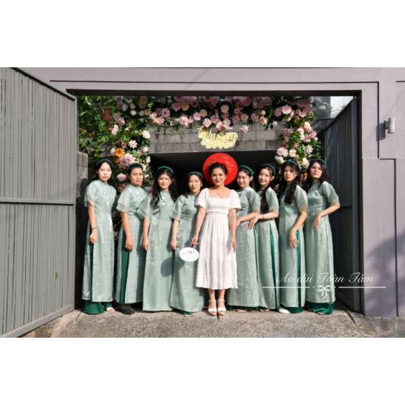 Áo dài bưng quả 90k