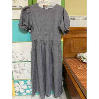 Đầm midi kẻ caro đen trắng tay phồng siêu xinh size M mới cứng.
