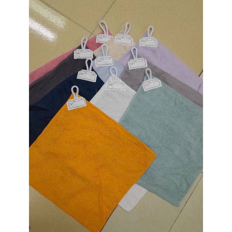 Khăn mầm non cao cấp có quai tem viết tên bé