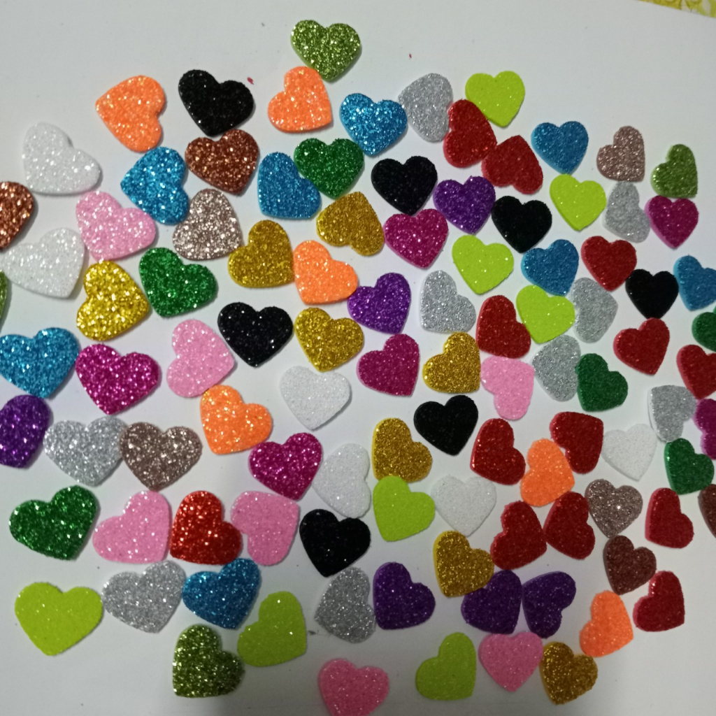 80 - 100 Hình trái tim nhí bằng xốp kim tuyến size 1.5 x 1.3cm dùng để trang trí thiệp , sinh nhật, lì xì, 8/3, 14/2 ...