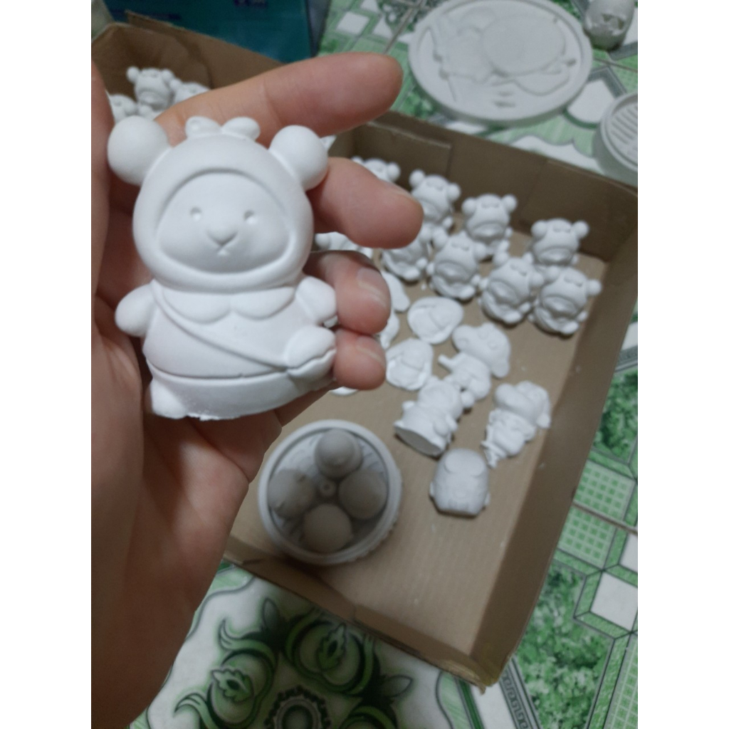 Tượng Thạch Cao Gấu Đeo Túi Size Mini 6cm