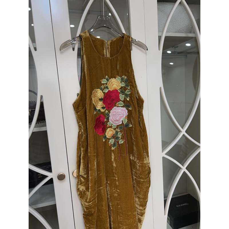 Váy nhung the thêu