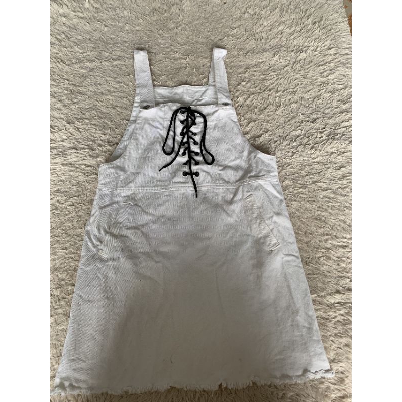 Pass đầm yếm jean trắng 2hand