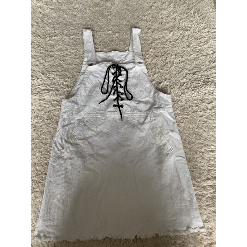 Pass đầm yếm jean trắng 2hand