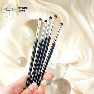 Cọ nhấn mí mắt chi tiết Feather B Eye Detail Single Brush