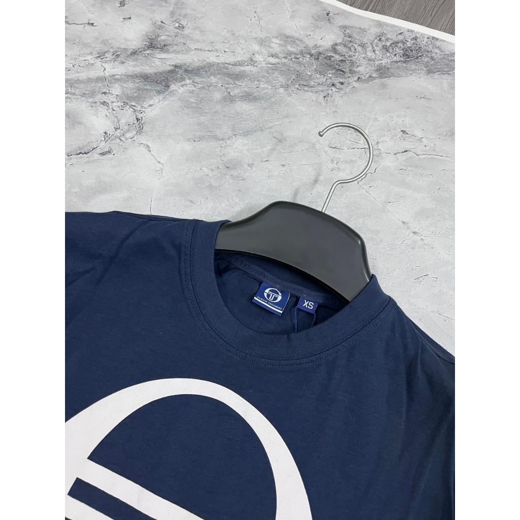 Áo Thun Tacchini lên form chỉ có chuẩn sẵn 2 màu chỉ duy nhất size XS âu